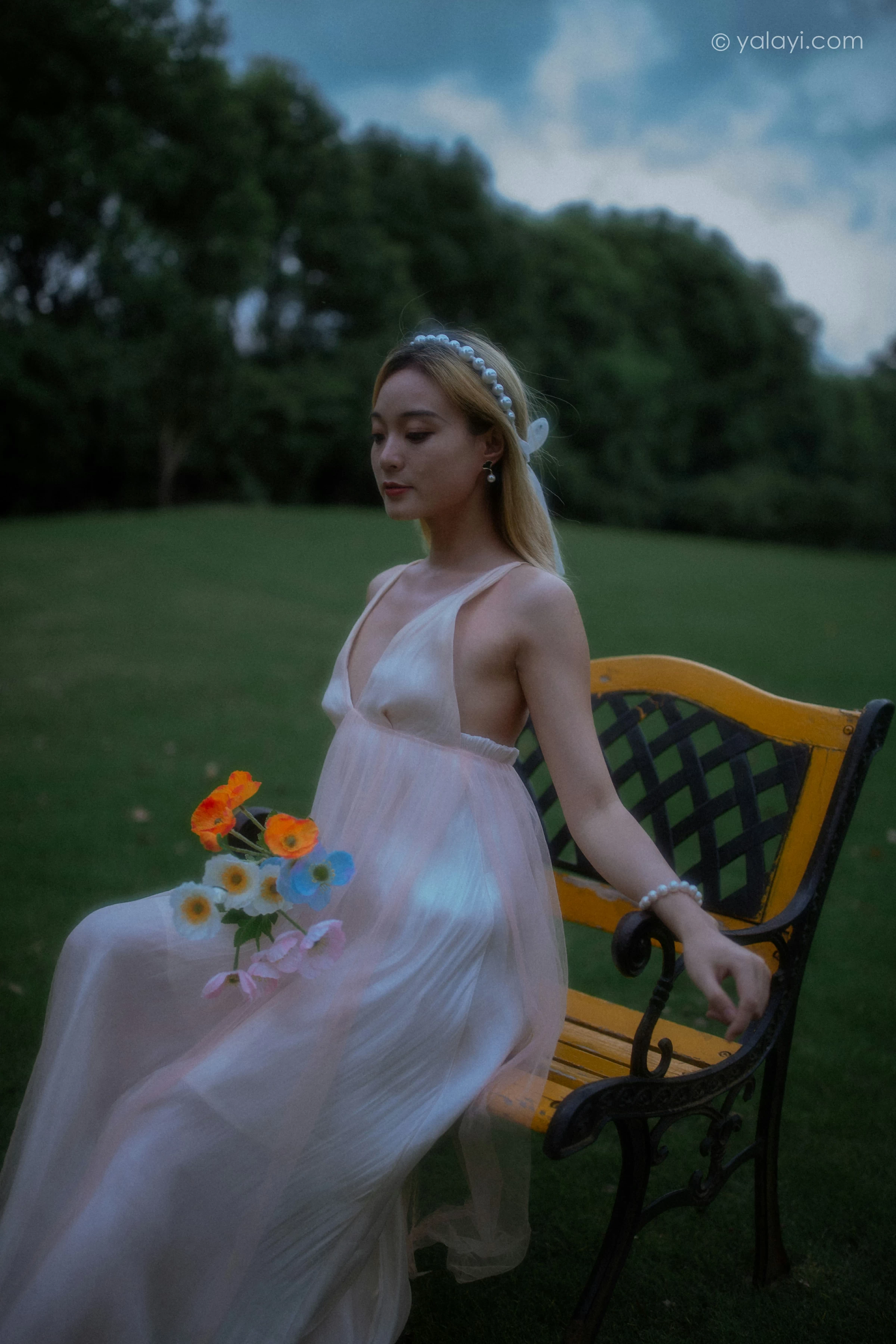 [YALAYI雅拉伊]NO.695 《救赎》 米粒米粒 粉色吊带连衣裙写真第14张