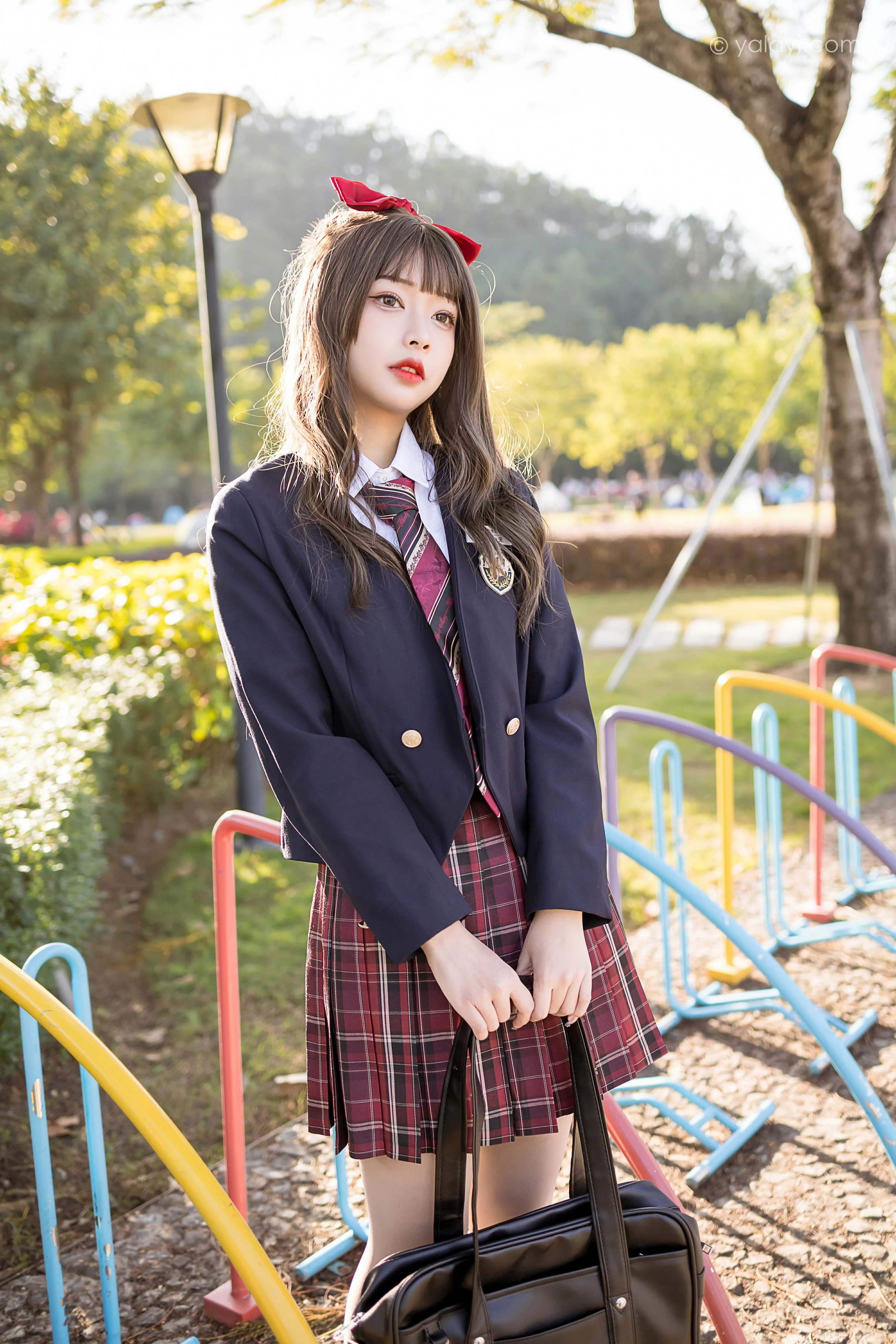 [YALAYI雅拉伊]2022.01.03 最美的青春 阿禾 蓝色JK制服衬衫加红色格子短裙私房写真集第10张