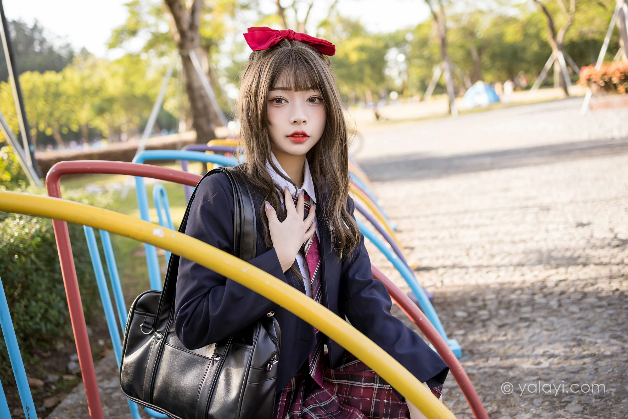 [YALAYI雅拉伊]2022.01.03 最美的青春 阿禾 蓝色JK制服衬衫加红色格子短裙私房写真集第12张