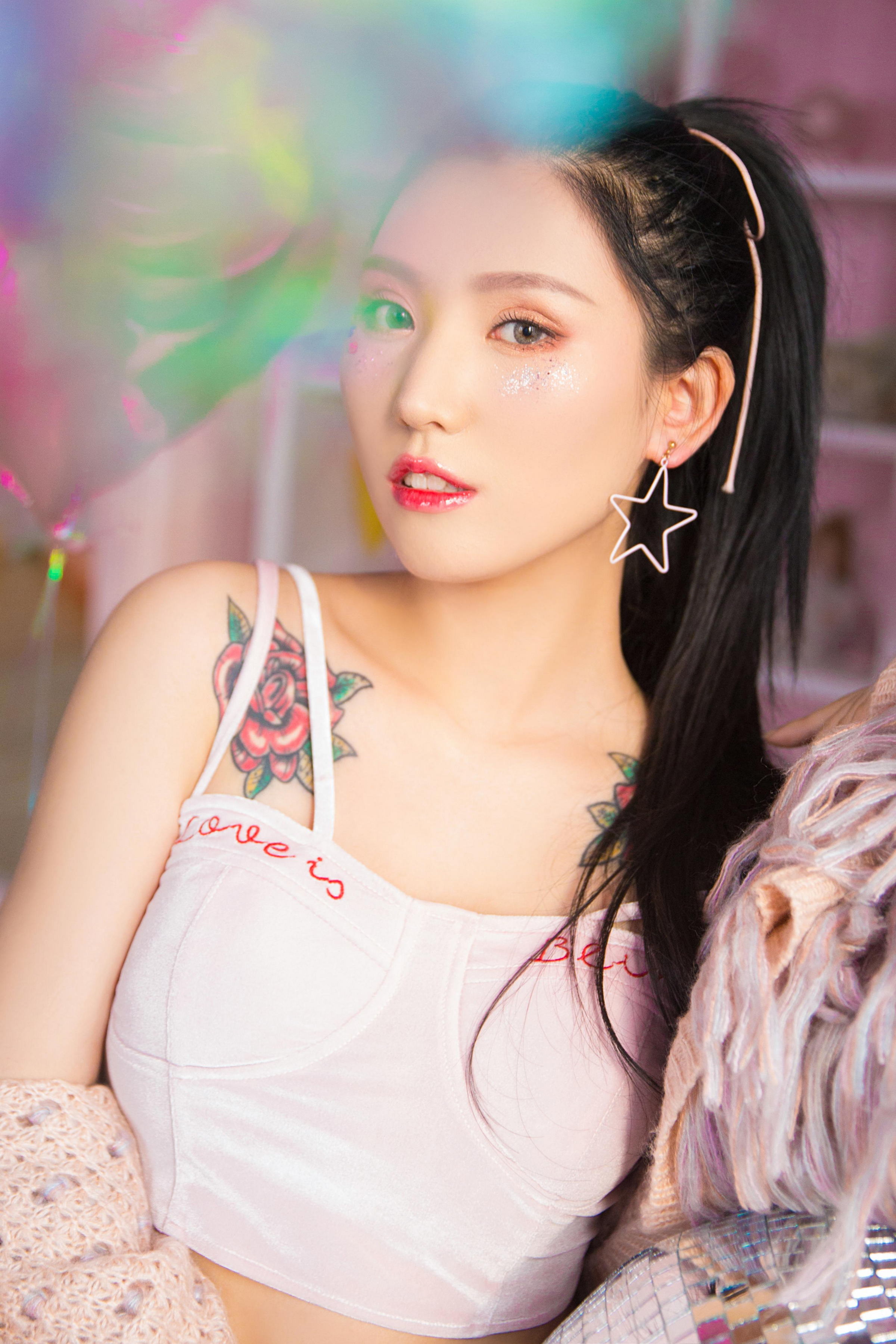 [YALAYI雅拉伊]2022.09.07 热辣辣 和服美女 镂空外套与粉色短裙加粉色内衣性感私房写真集第4张