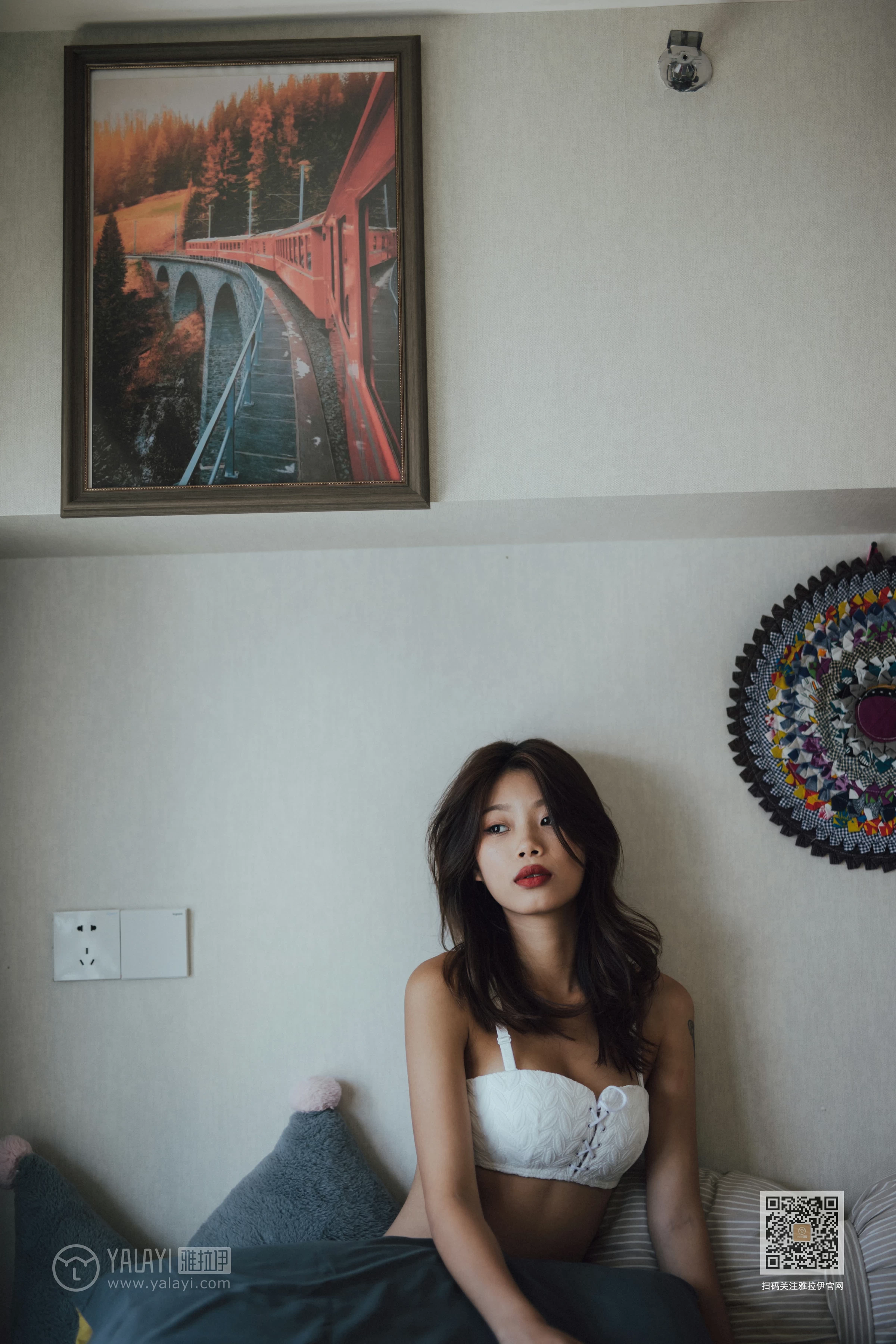 [YALAYI雅拉伊]Vol.448 靡靡之音 静初 白色蕾丝内衣居家性感私房写真集第12张
