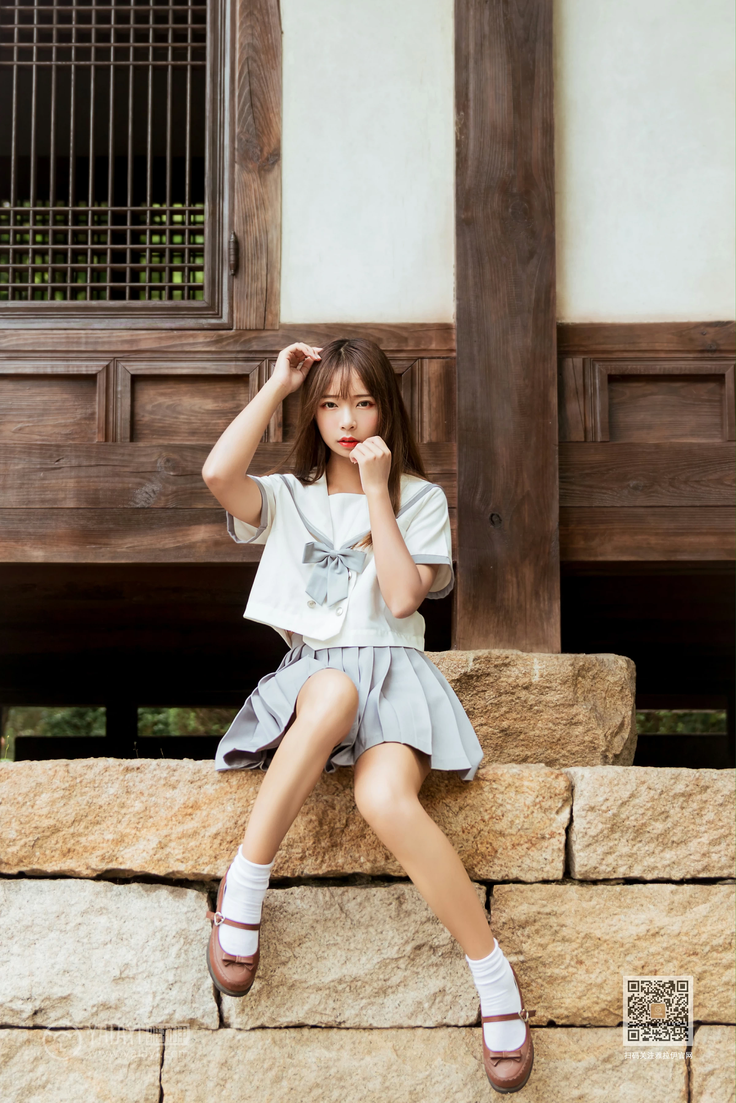 [YALAYI雅拉伊]Vol.471 越秀百褶裙少女 阿禾 日本高中女生制服加短裙性感私房写真集第2张