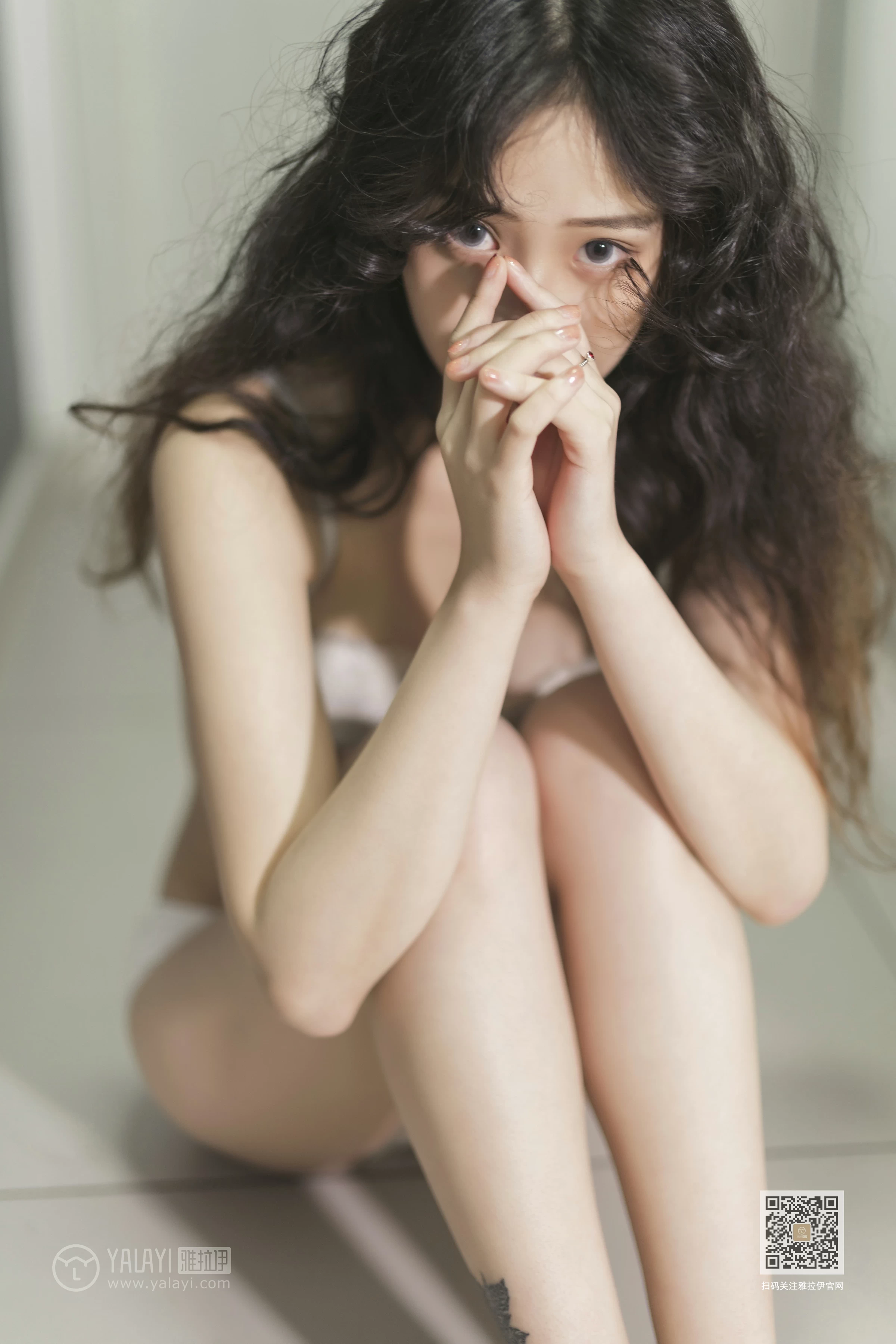 [YALAYI雅拉伊]Vol.474 吹落白衣裳 西子 白色蕾丝内衣居家性感私房写真集第3张