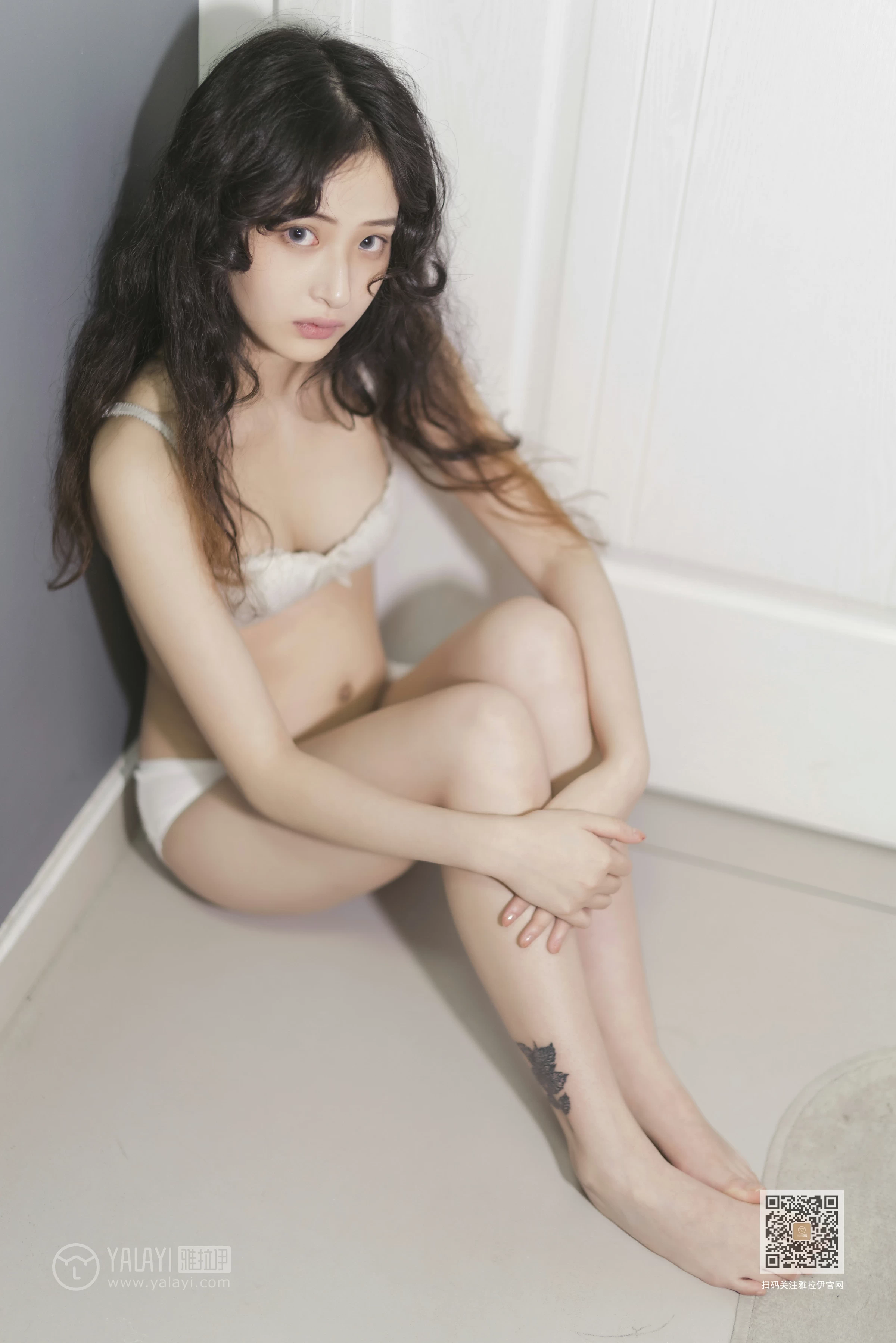 [YALAYI雅拉伊]Vol.474 吹落白衣裳 西子 白色蕾丝内衣居家性感私房写真集第11张