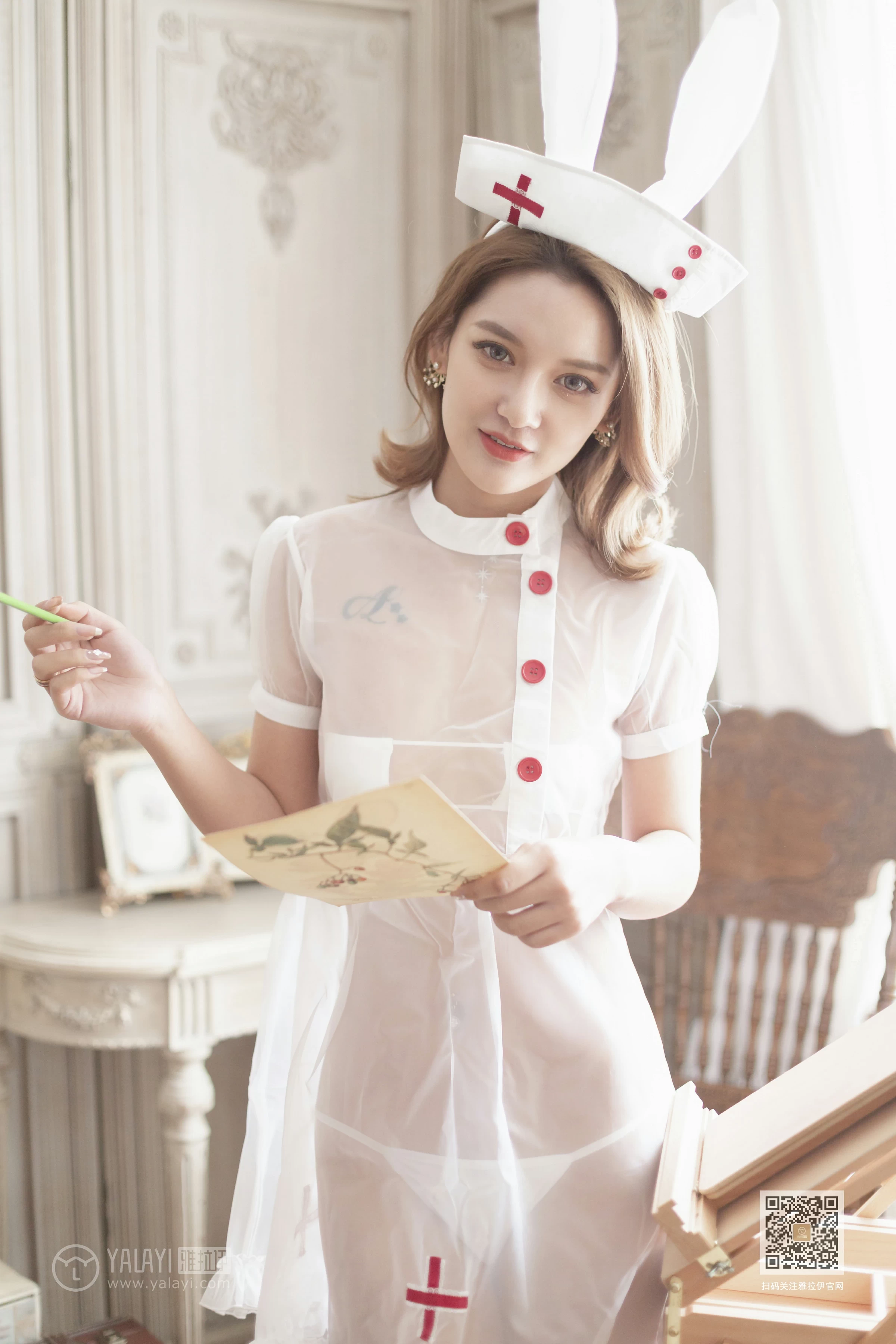 [YALAYI雅拉伊]Vol.556 最美守护者 刘子炀 透视情趣护士制服加白色丝袜美腿玉足性感私房写真集第7张