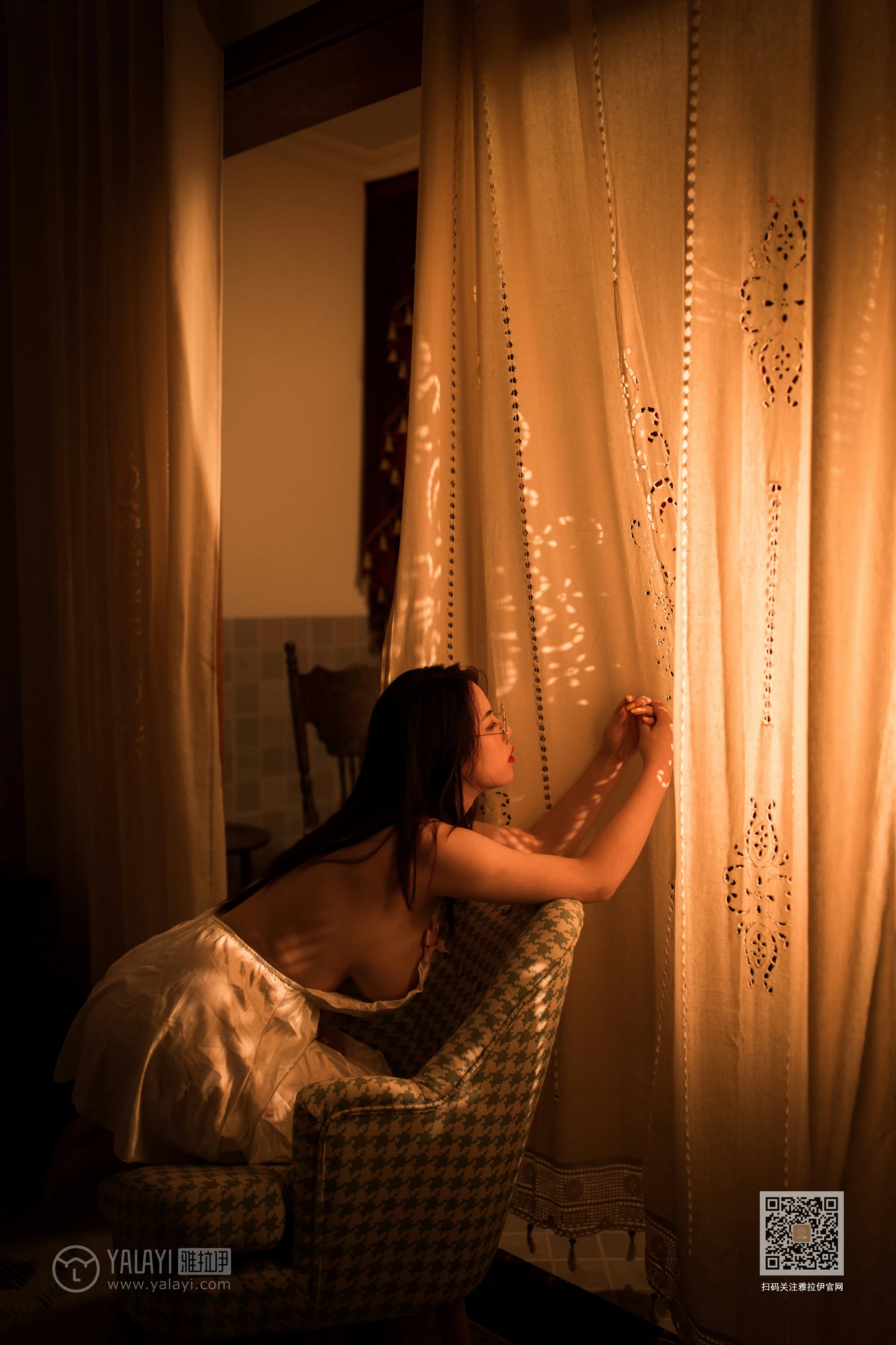 [YALAYI雅拉伊]Vol.558 想你的夜 露露 白色透视情趣内衣性感私房写真集第13张