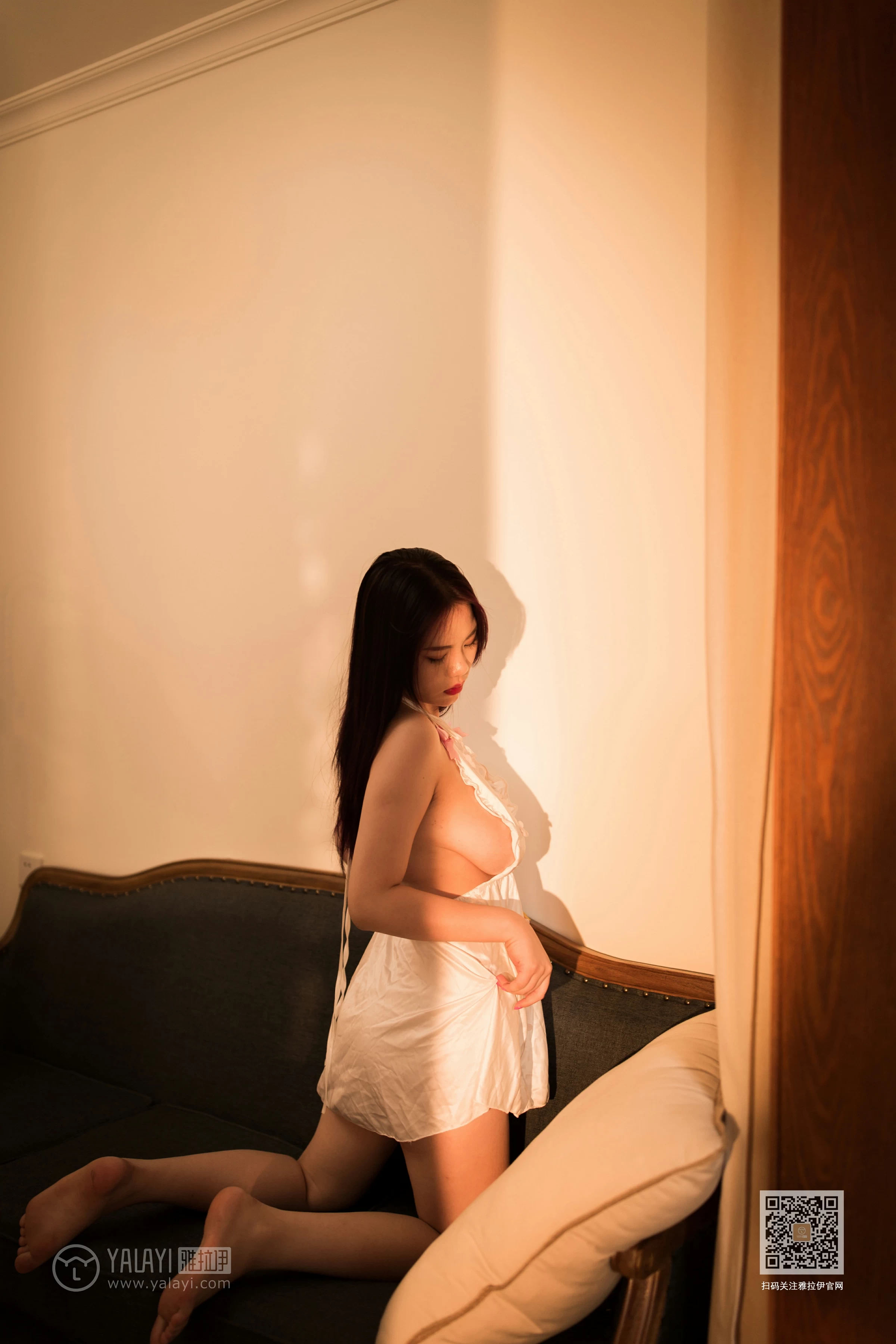 [YALAYI雅拉伊]Vol.558 想你的夜 露露 白色透视情趣内衣性感私房写真集第9张