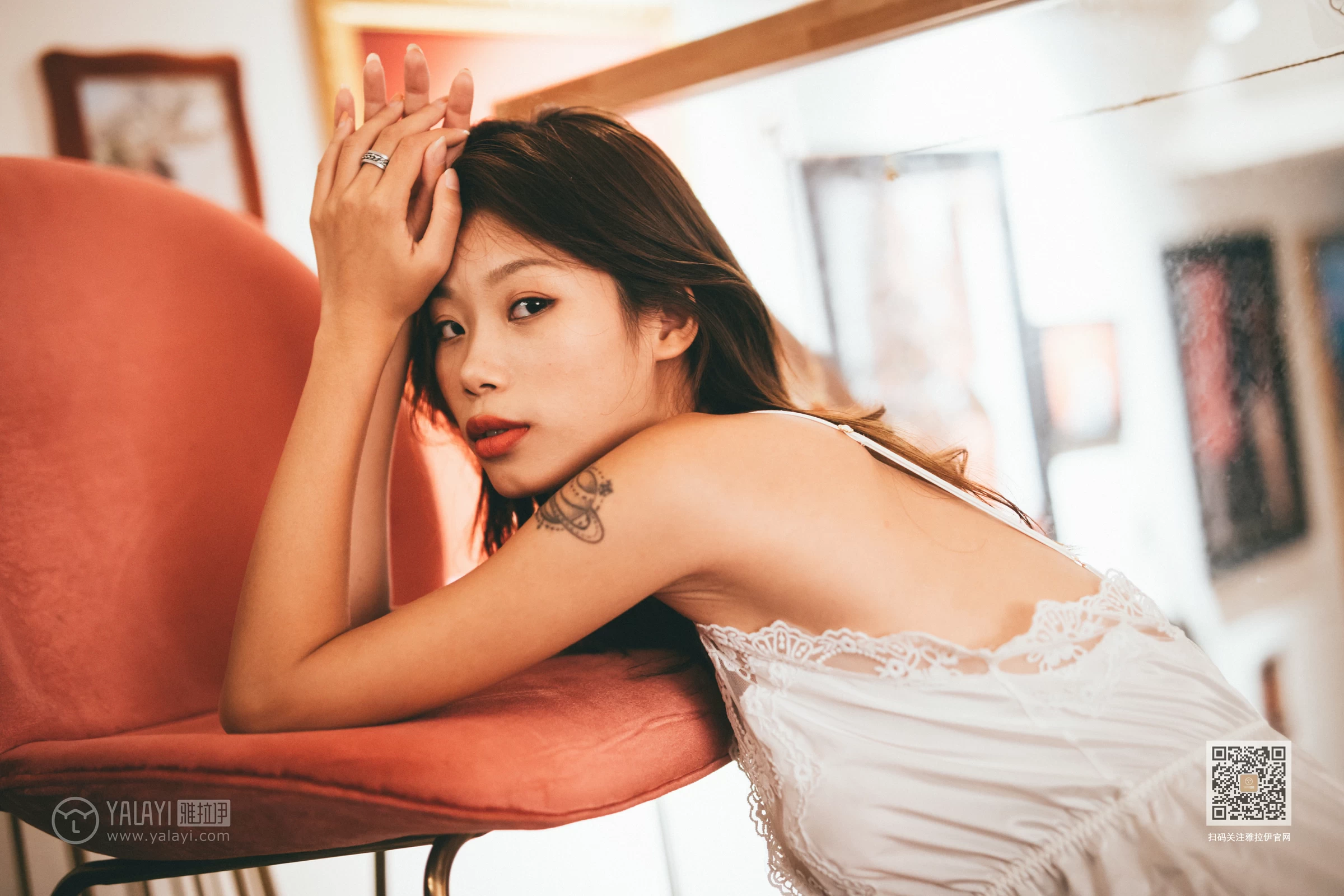 [YALAYI雅拉伊]Vol.561 篝火女郎 静初 白色透视蕾丝睡衣性感私房写真集第8张