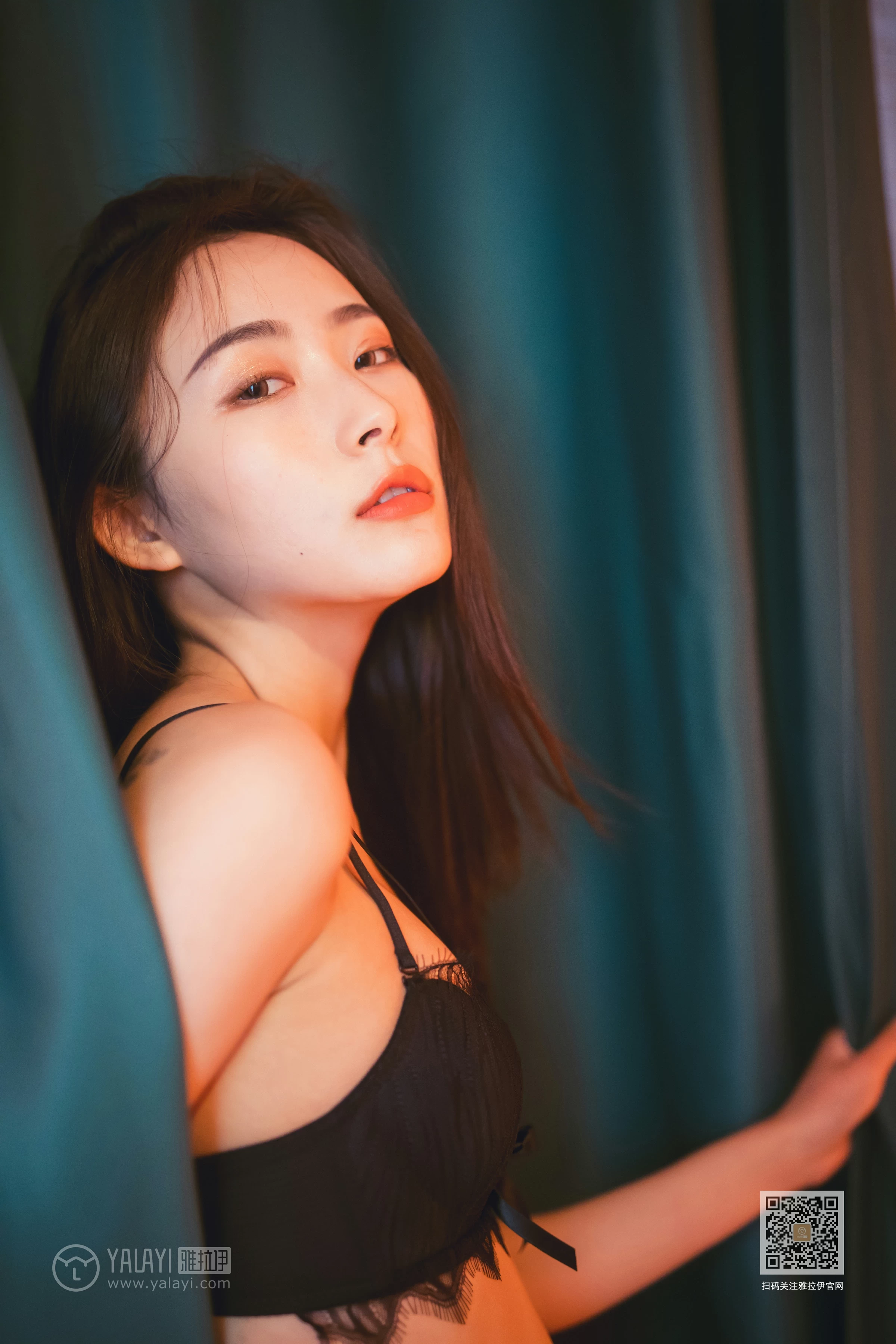 [YALAYI雅拉伊]Vol.592 再看我一眼 海棠 黑色蕾丝内衣性感私房写真集第6张