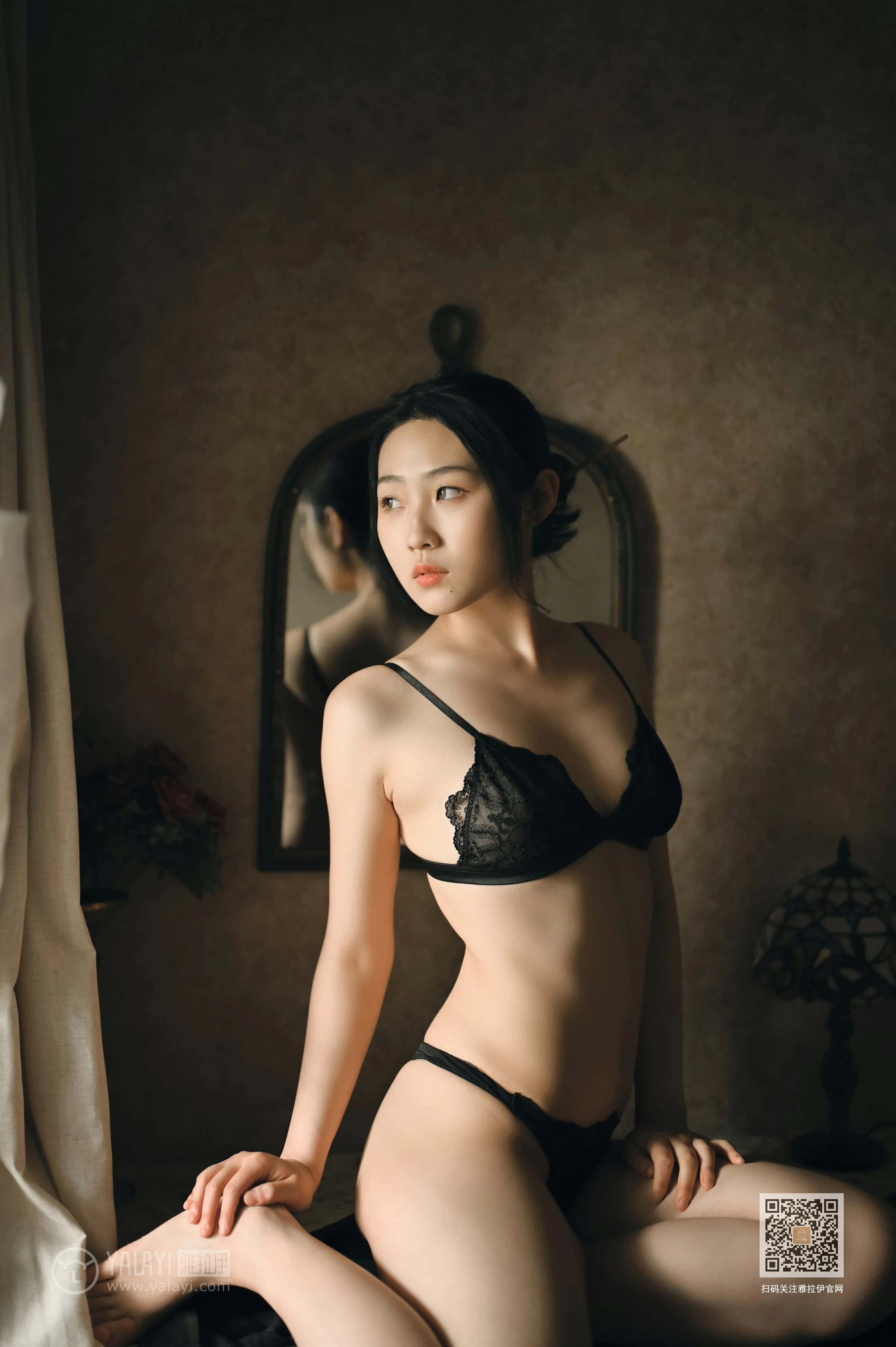 [YALAYI雅拉伊]NO.625 《静女》 沈伊 黑色真丝睡衣加蕾丝内衣性感私房写真集第7张