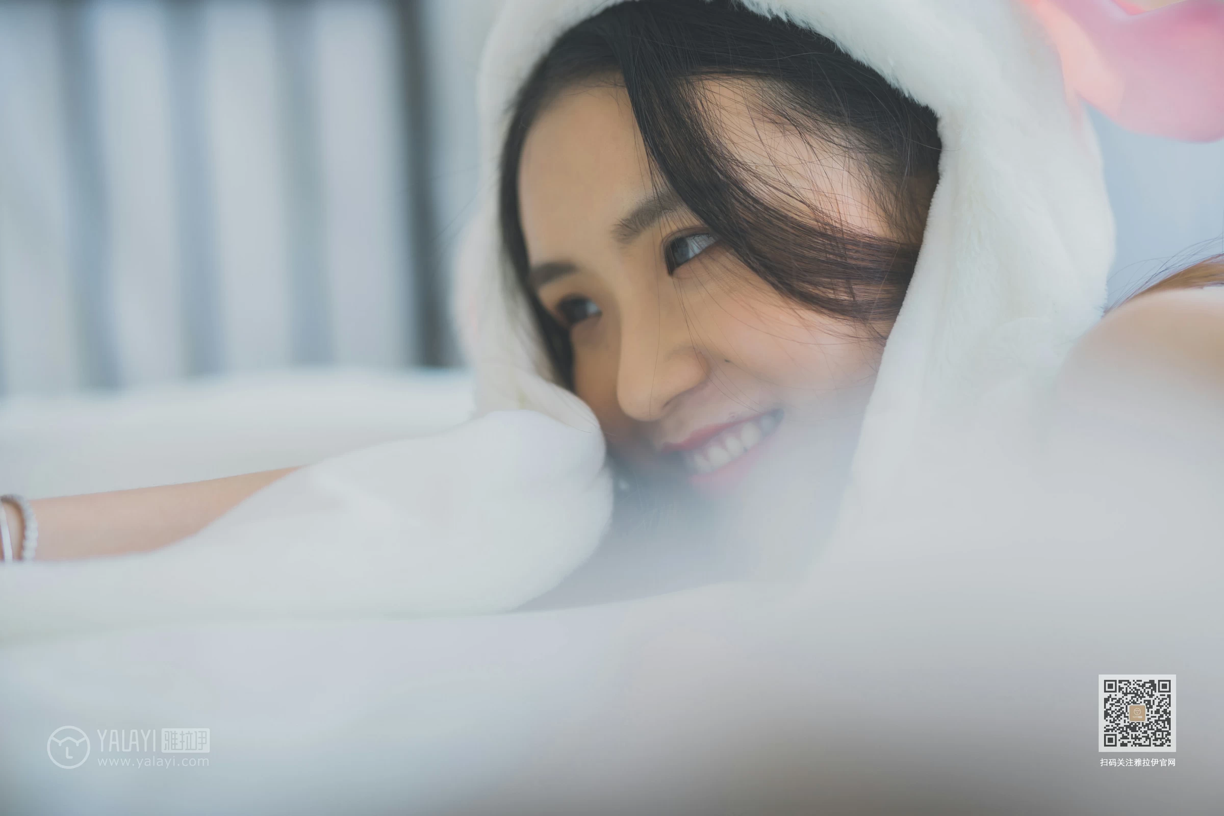 [YALAYI雅拉伊]NO.632 《淘气女友》 尹梦 白色小背心加斑点短裙清纯可爱私房写真集第15张