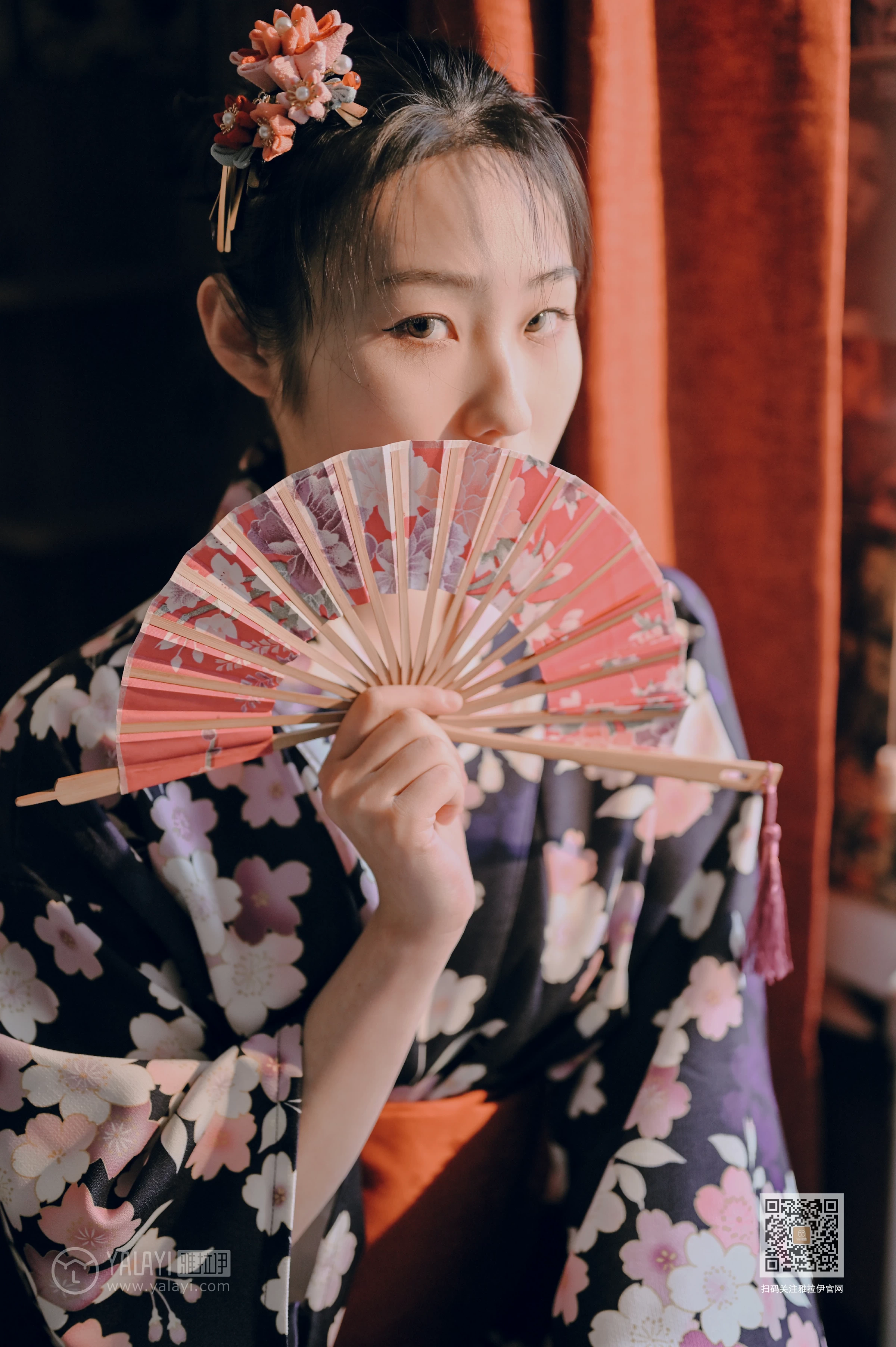 [YALAYI雅拉伊]NO.635 《和服少女》 沈伊 黑色和服加白色蕾丝内衣性感私房写真集第2张