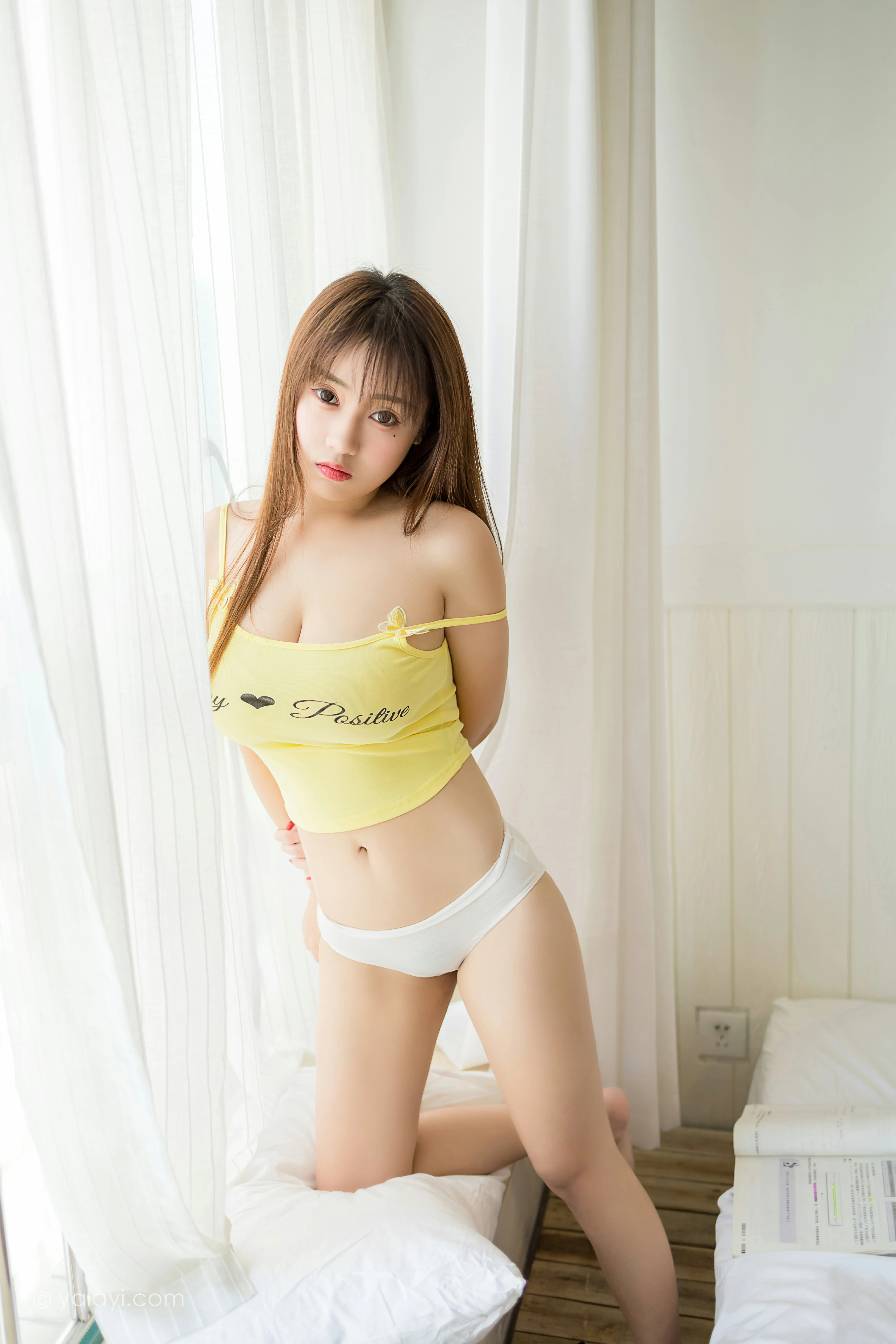 [YALAYI雅拉伊]NO.841 补习时间 虞艺 黄色性感小背心居家私房写真集第13张