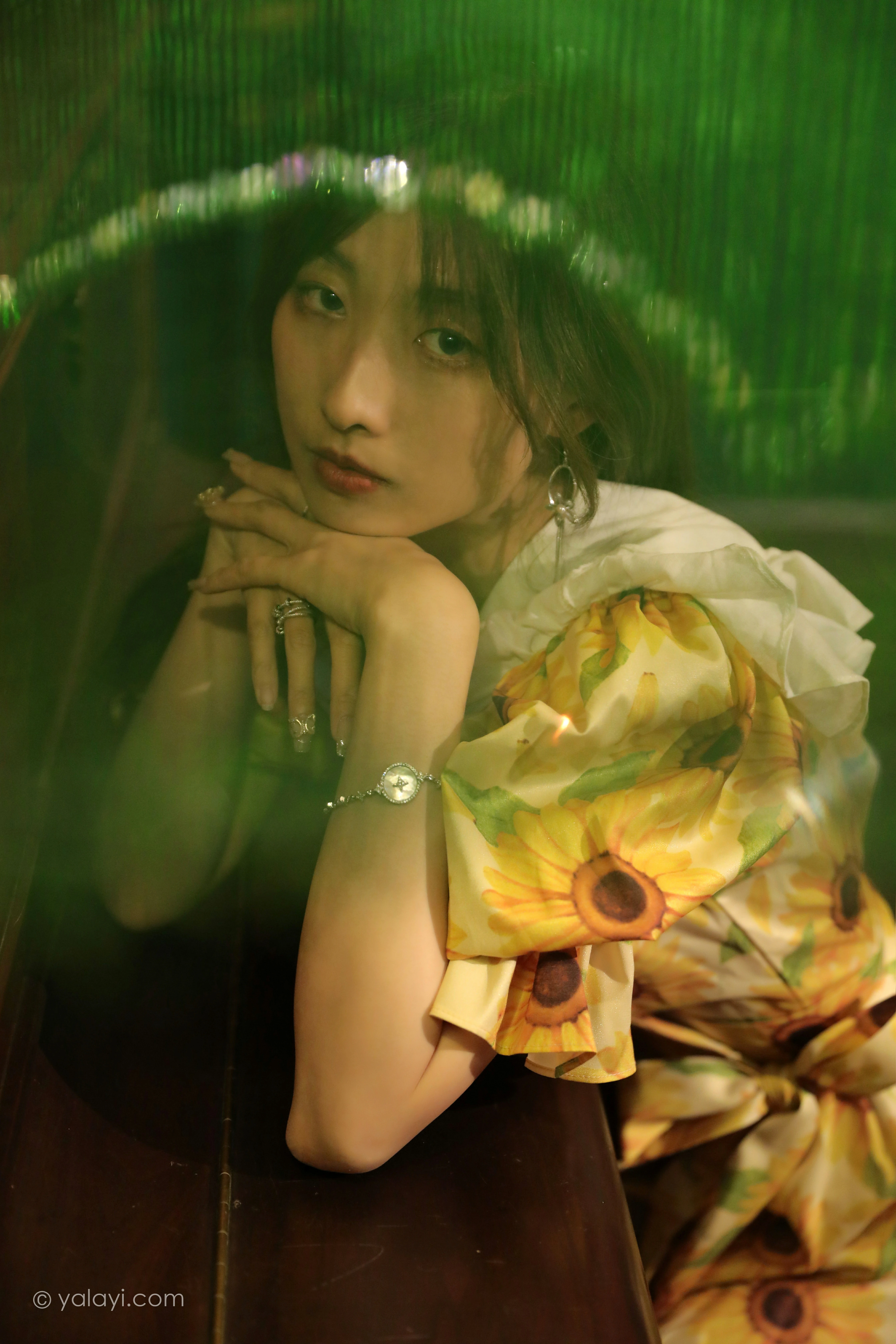 [YALAYI雅拉伊]NO.816 只剩下钢琴 佳佳 黄色连衣裙居家复古写真集第10张