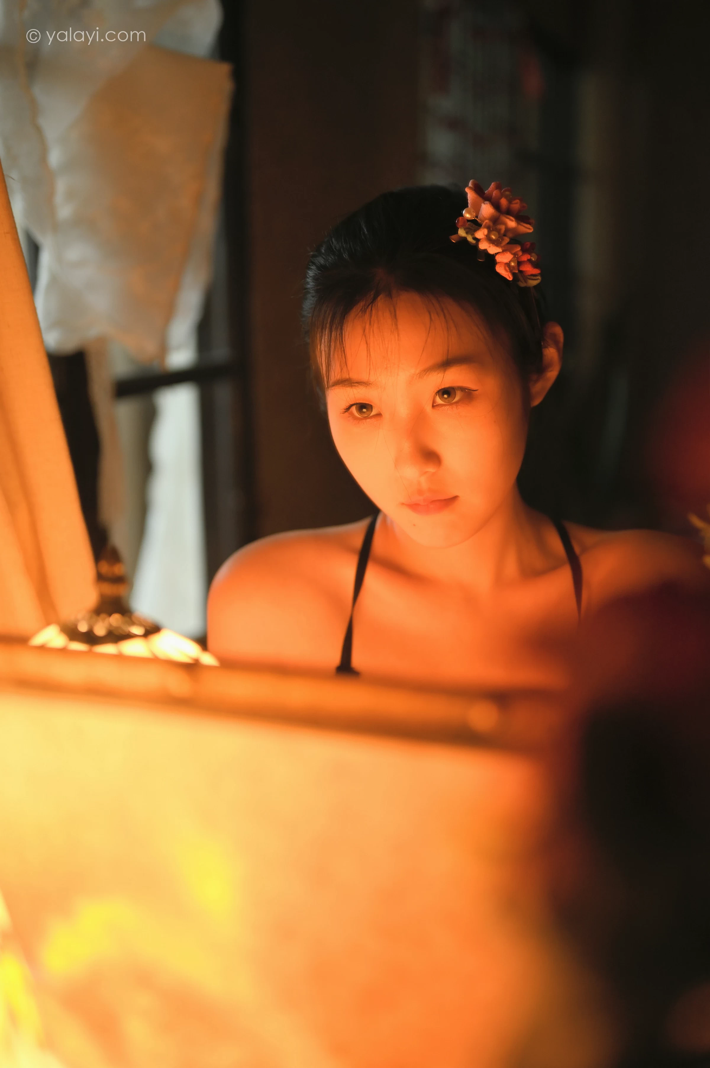 [YALAYI雅拉伊]NO.673 《剪烛西窗》 沈伊 黑色吊带蕾丝睡衣裙性感私房写真集第2张