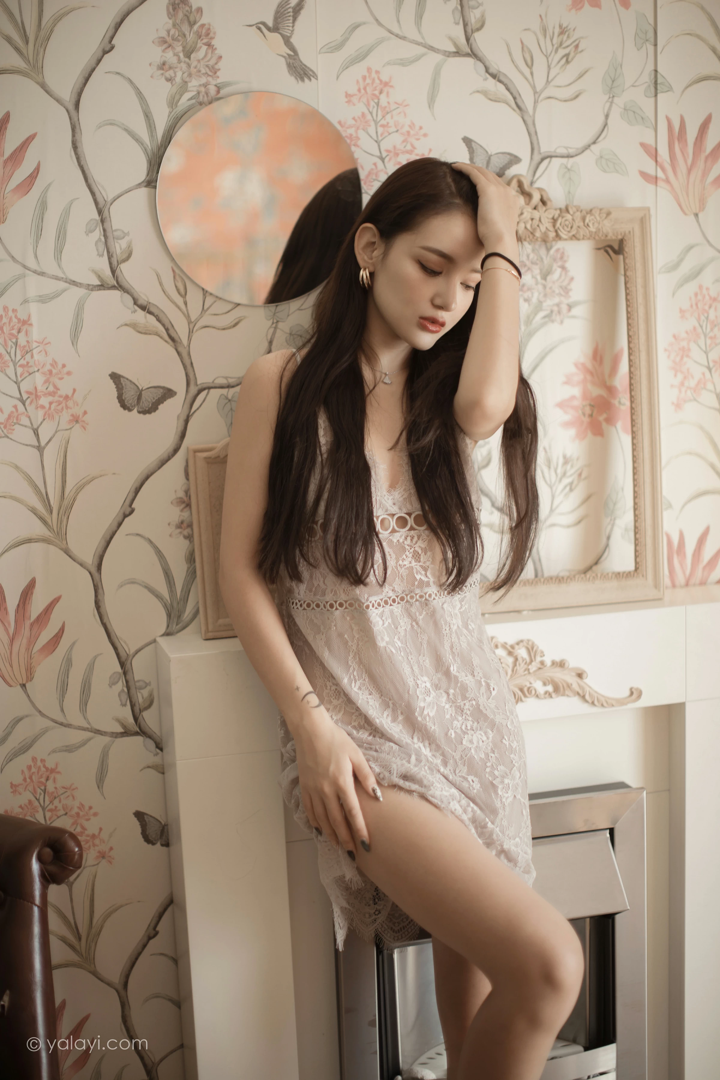 [YALAYI雅拉伊]NO.665 《无问》 刘子炀 白色透视蕾丝连衣裙性感私房写真集第11张