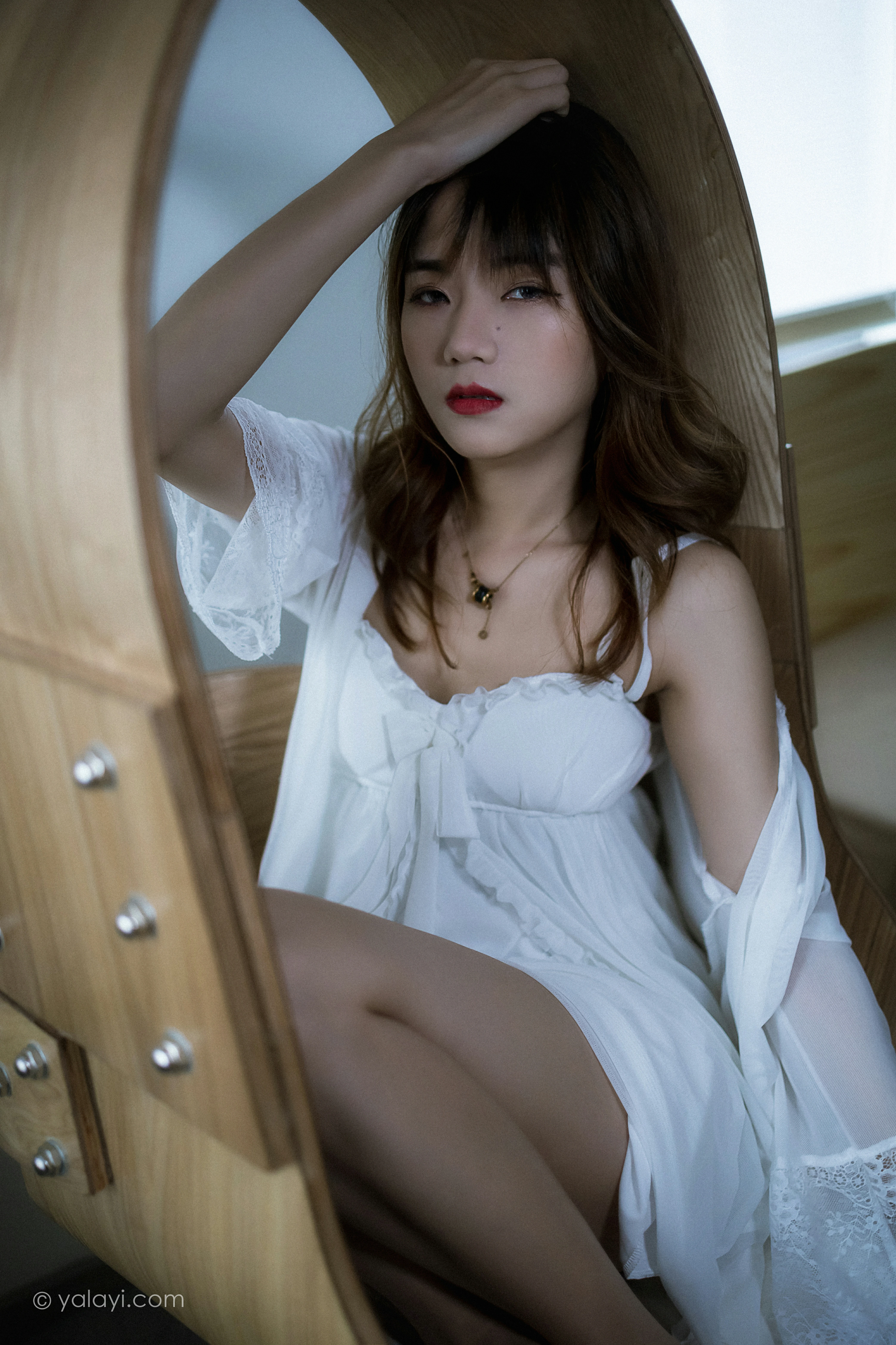 [YALAYI雅拉伊]NO.759 灰色空间 樊梵 白色透视蕾丝睡衣性感私房写真集第5张