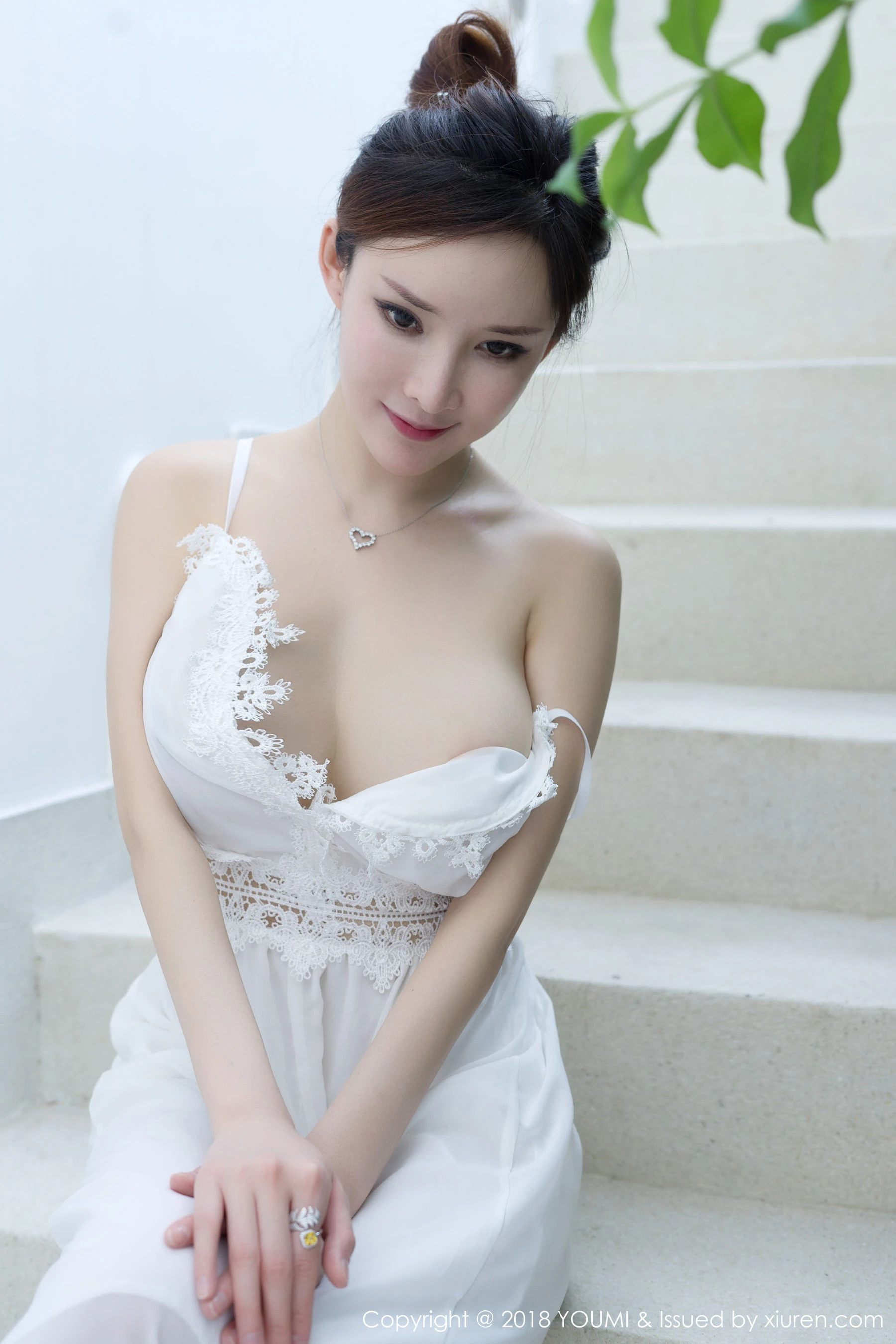  土肥圆矮挫丑黑穷《丝袜魅惑》 尤蜜荟YouMi Vol.168第5张